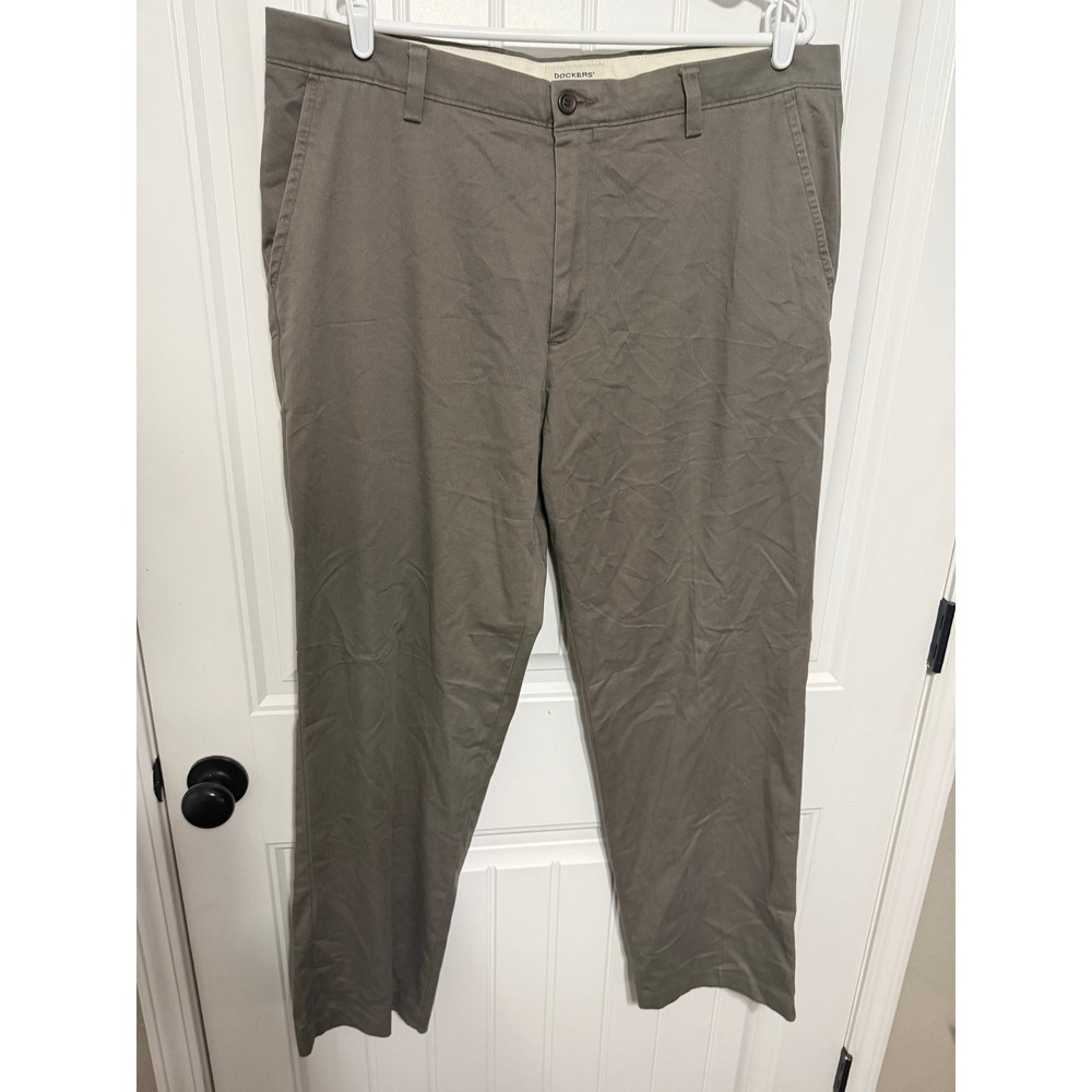 Dockers Pants Mens 38x32 Olive Khaki Classic Fit Stretch Chino Trousers EUC